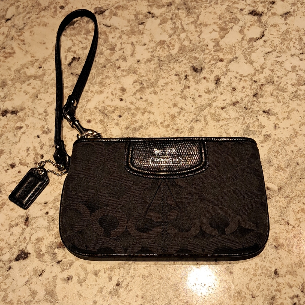 Coach Op Art Madison Wristlet